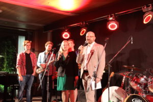Jazz in den Ministergärten // Begrüßung durch die Bevollmächtigten der Länder Brandenburg (Staatssekretär Thomas Kralinski) und Mecklenburg-Vorpommern Landesvertretung (Staatssekretärin Dr. Antje Draheim) (c) Landesvertretung Brandenburg