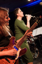 Jazz Sisters Quartet - Juliane Schaper, Vocals, Gesang, Katrin Zurborg, Gitarre, Landesvertretung Hessen - Jazz in den Ministergärten 2017