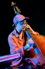 Timothy Roth (Kontrabass) - Contrast Trio mit Gast Florian Dreßler - Das Contrast-Trio um Yuriy Sych (Klavier), Timothy Roth (Kontrabass) und Martin Standke (Schlagzeug) + Percussionist Florian Dreßler - Landesvertretung Hessen - Jazz in den Ministergä